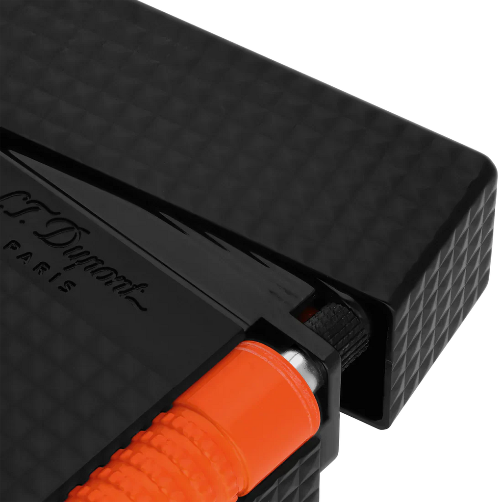 S. T. Dupont Lighter Fluo Le Grand