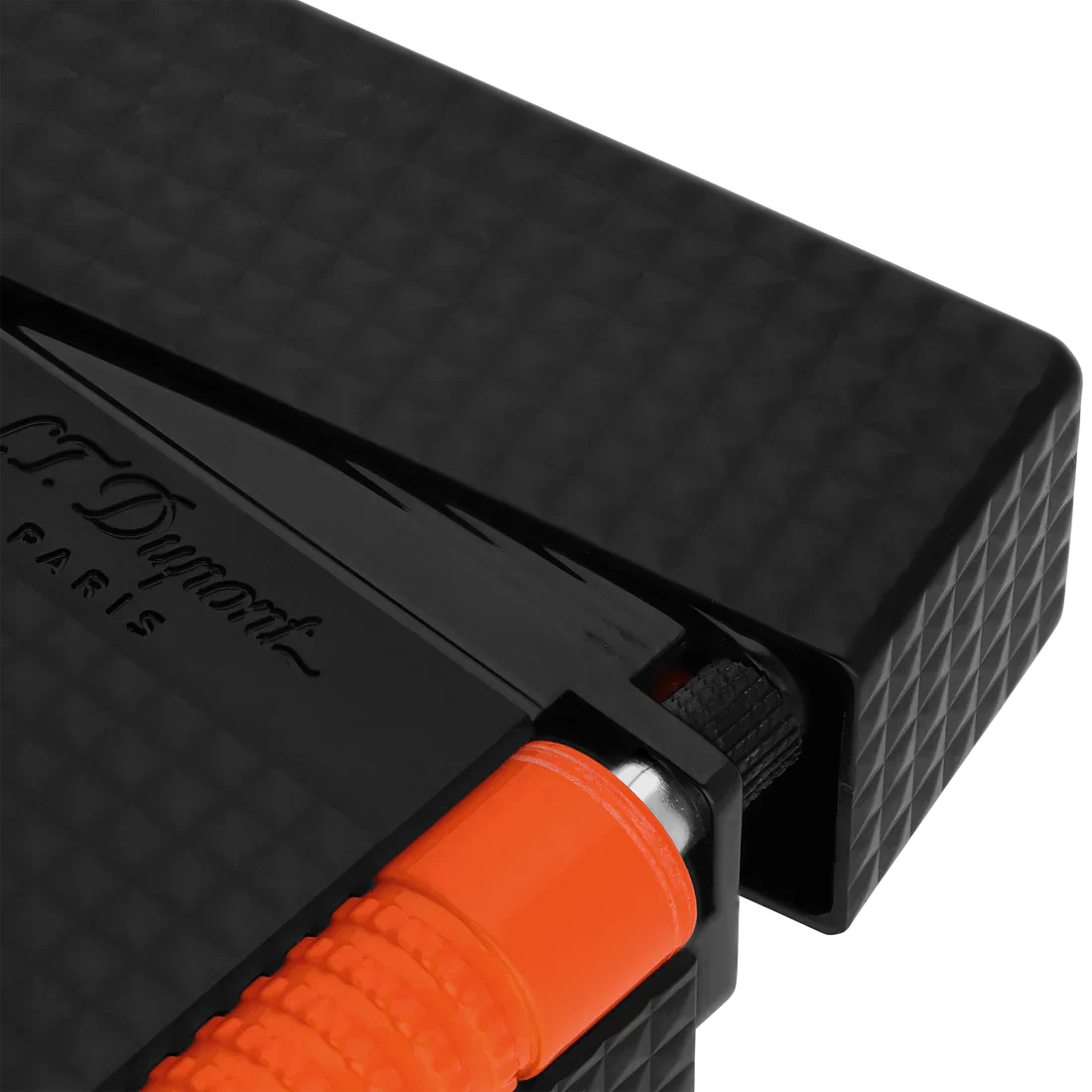 S. T. Dupont Lighter Fluo Le Grand