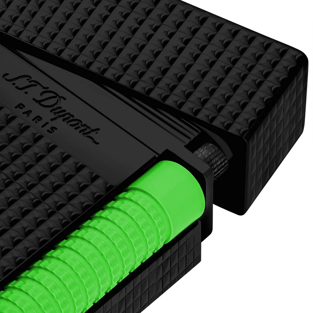 S. T. Dupont Lighter Fluo Le Grand